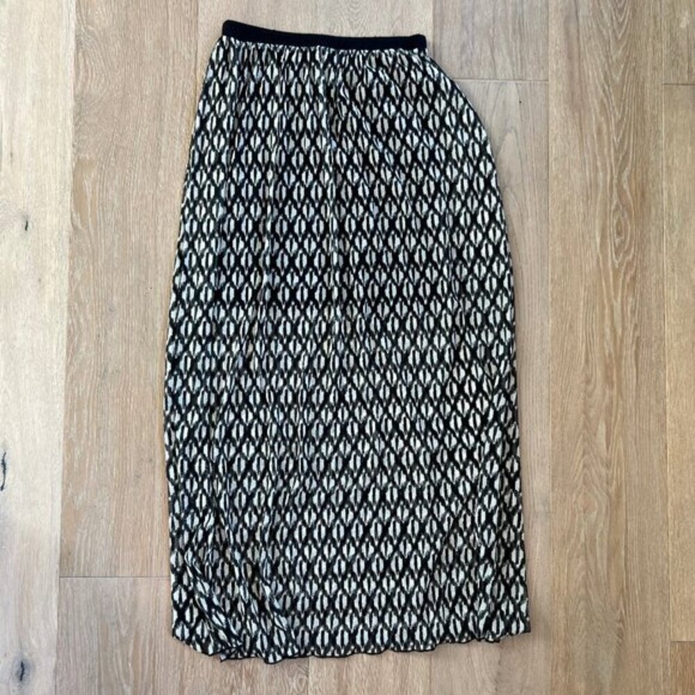Womens Black and White Skirt Size Medium Black Underskirt